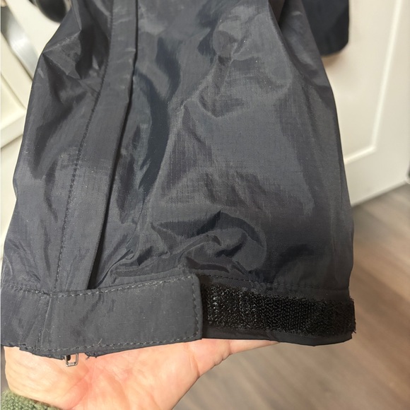 The North Face hyvent rain pant. - Picture 4 of 5